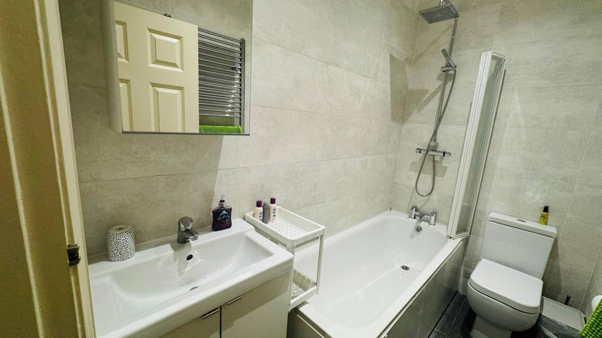 Sunny Apartment ลอนดอน ภายนอก รูปภาพ